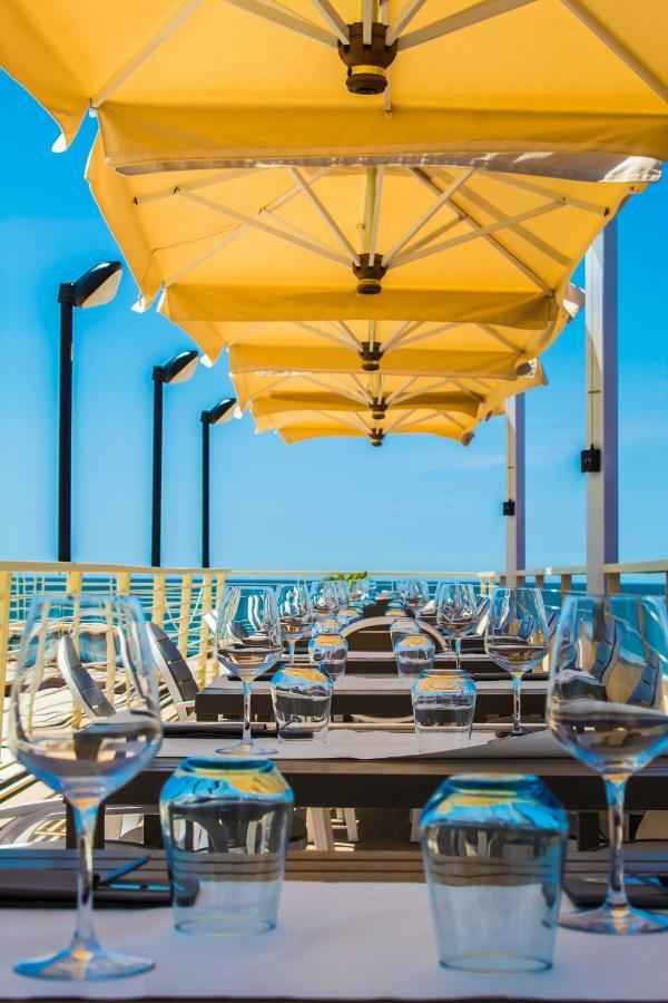Hotel Delfino Marina Di Carrara Exterior photo
